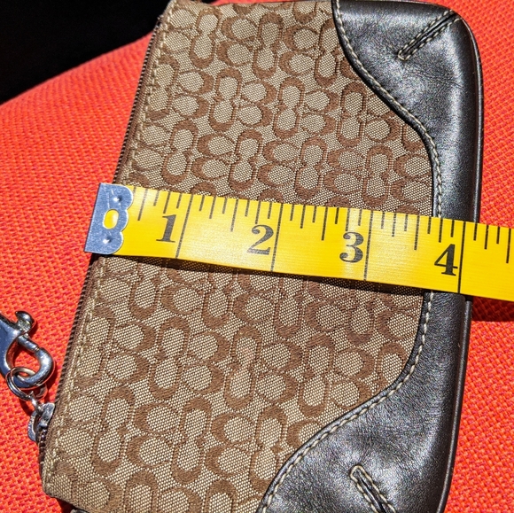 Coach Signature Canvas Brown Small Wristlet - Picture 2 of 8